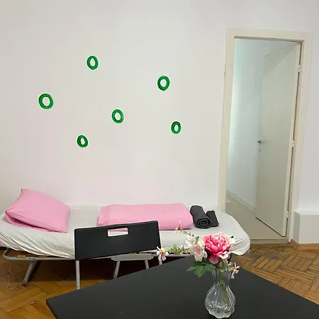 Group Apartment *